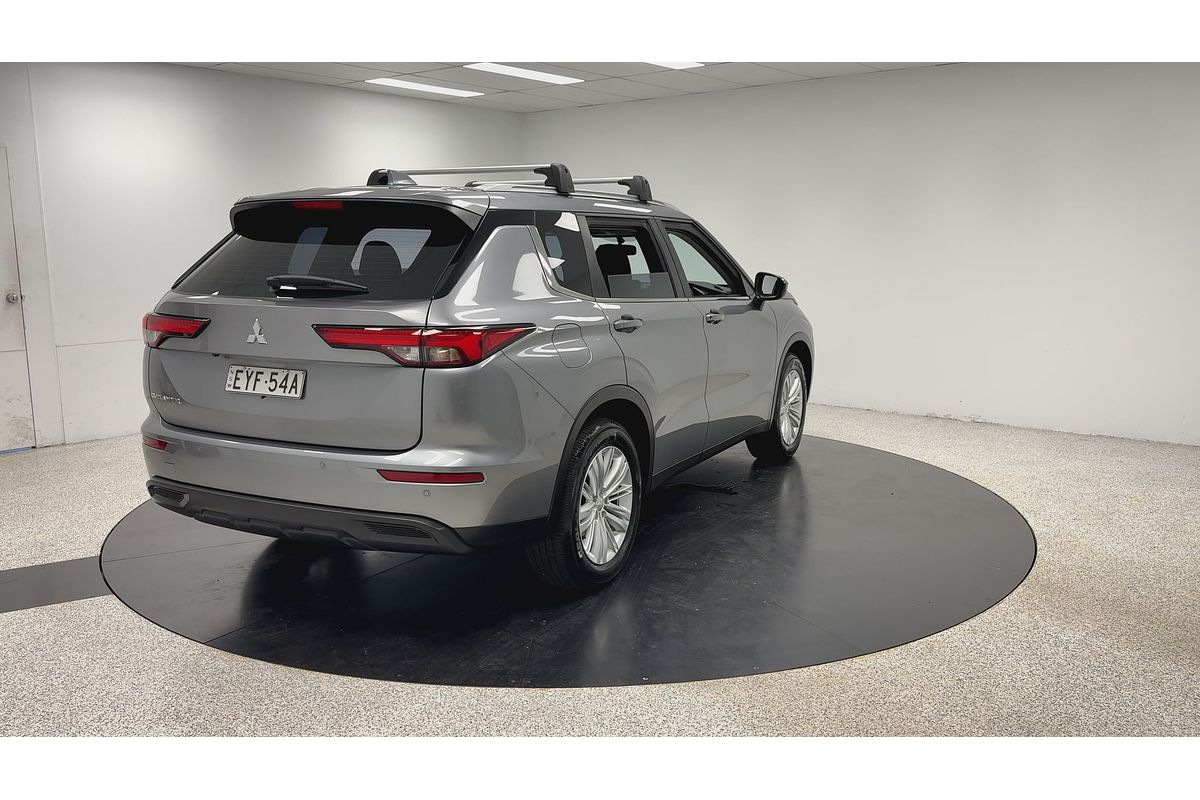 2022 Mitsubishi Outlander ES ZM