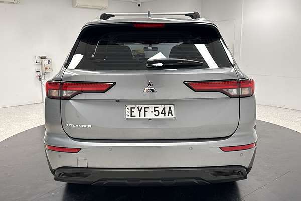 2022 Mitsubishi Outlander ES ZM