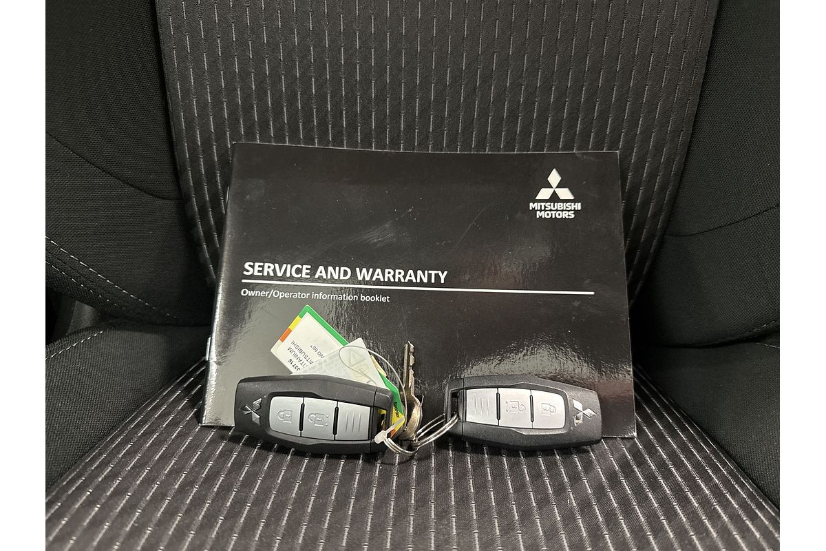 2022 Mitsubishi Outlander ES ZM