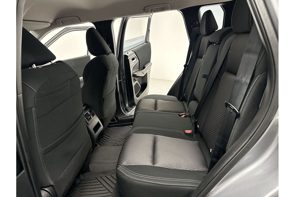 2022 Mitsubishi Outlander ES ZM