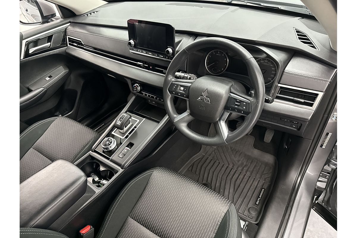 2022 Mitsubishi Outlander ES ZM