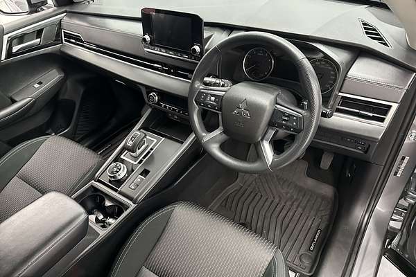 2022 Mitsubishi Outlander ES ZM