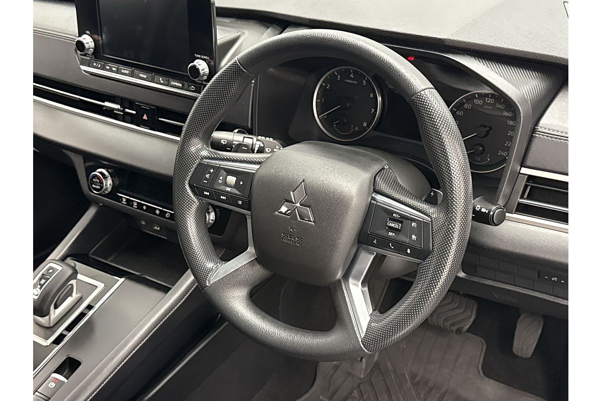 2022 Mitsubishi Outlander ES ZM