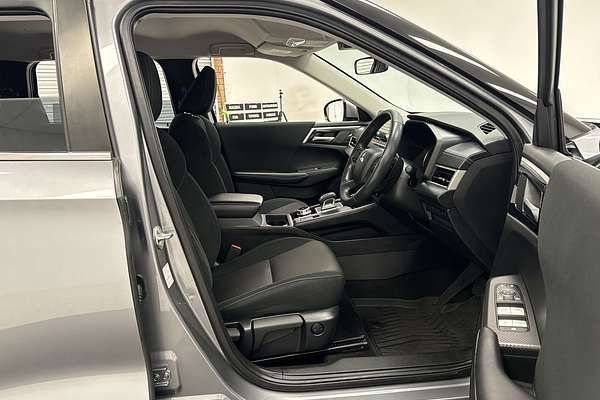 2022 Mitsubishi Outlander ES ZM