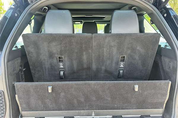 2020 Land Rover Discovery SD4 SE Series 5