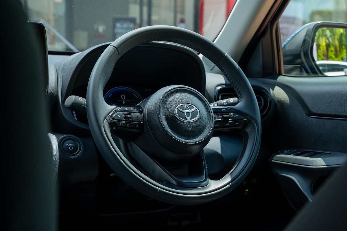 2025 Toyota Yaris Cross GXL MXPJ10R