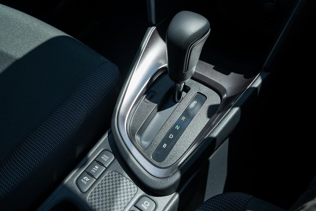 2025 Toyota Yaris Cross GXL MXPJ10R