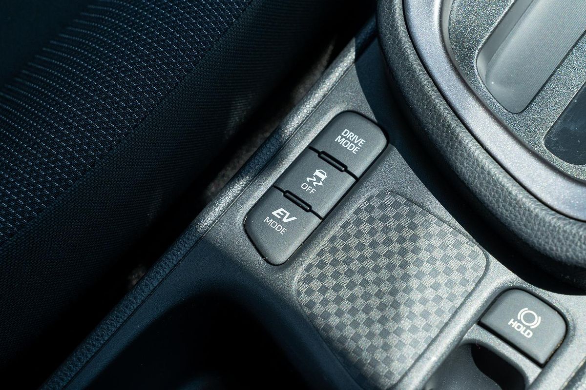 2025 Toyota Yaris Cross GXL MXPJ10R