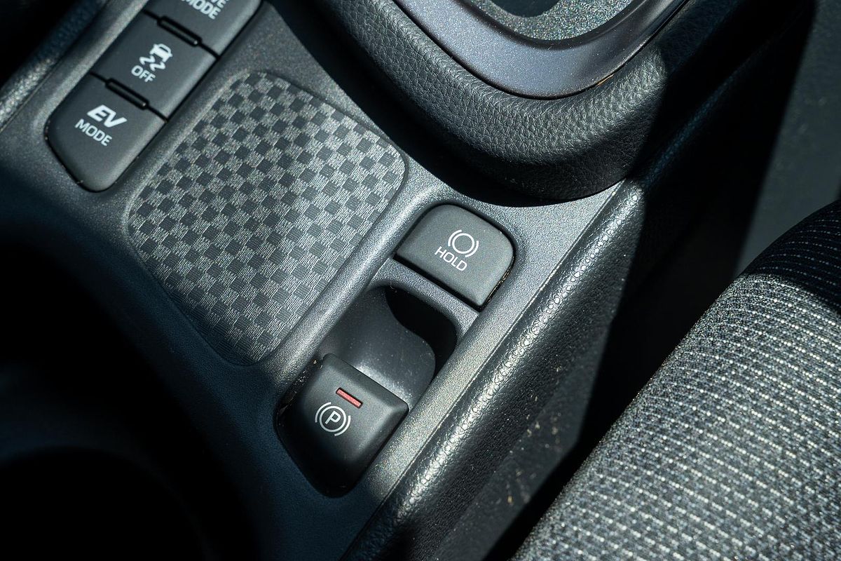 2025 Toyota Yaris Cross GXL MXPJ10R