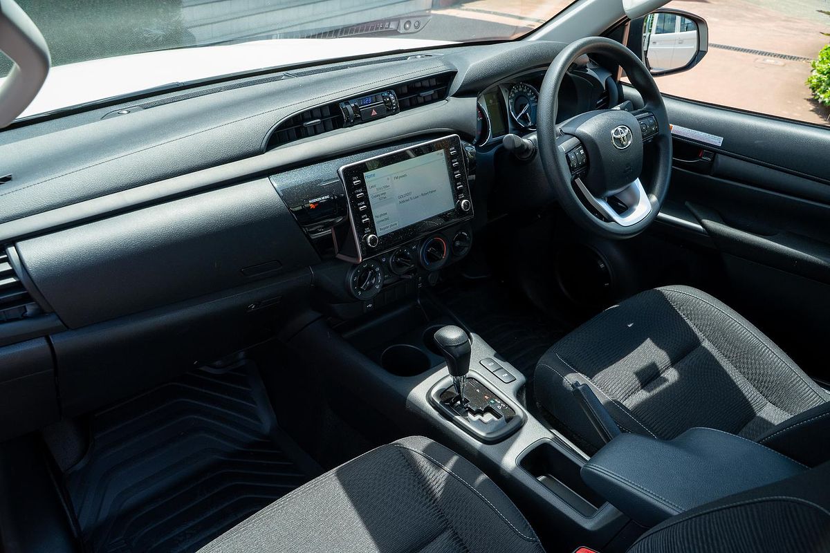 2025 Toyota Hilux SR GUN126R 4X4