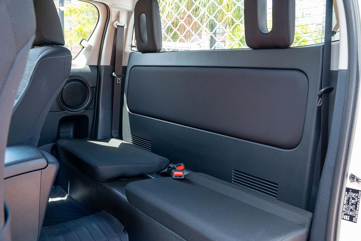 2025 Toyota Hilux SR GUN126R 4X4