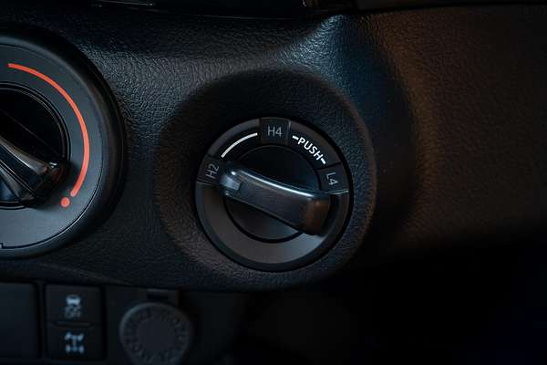 2025 Toyota Hilux SR GUN126R 4X4