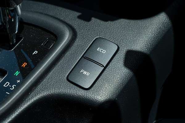 2025 Toyota Hilux SR GUN126R 4X4