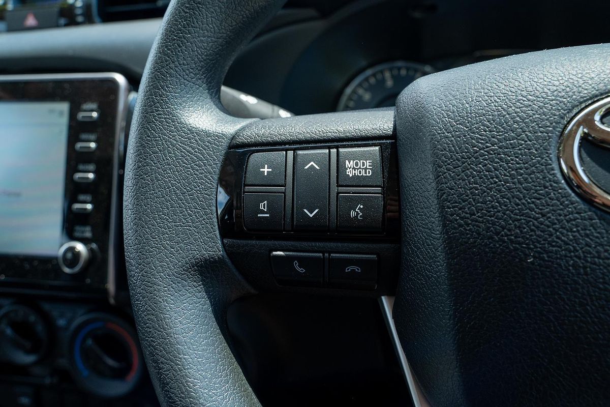 2025 Toyota Hilux SR GUN126R 4X4