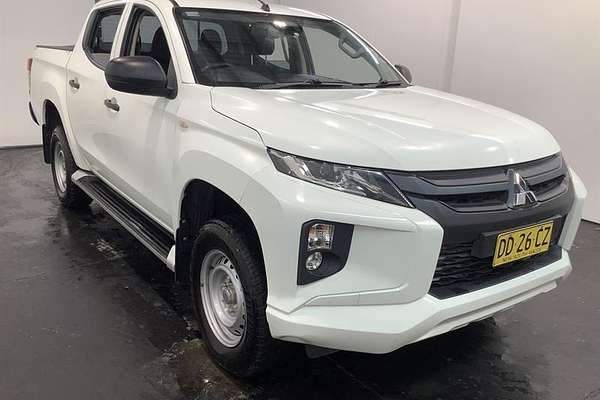 2020 Mitsubishi Triton GLX MR 4X4