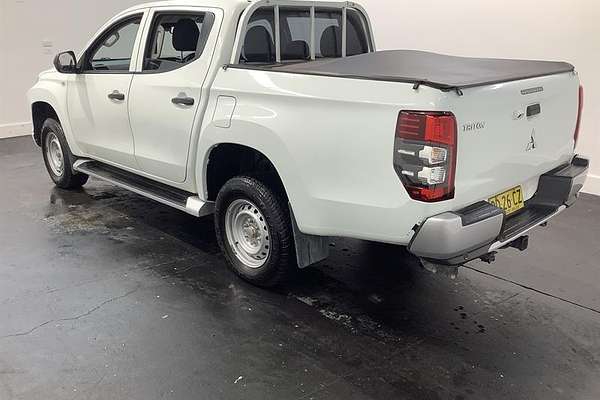 2020 Mitsubishi Triton GLX MR 4X4