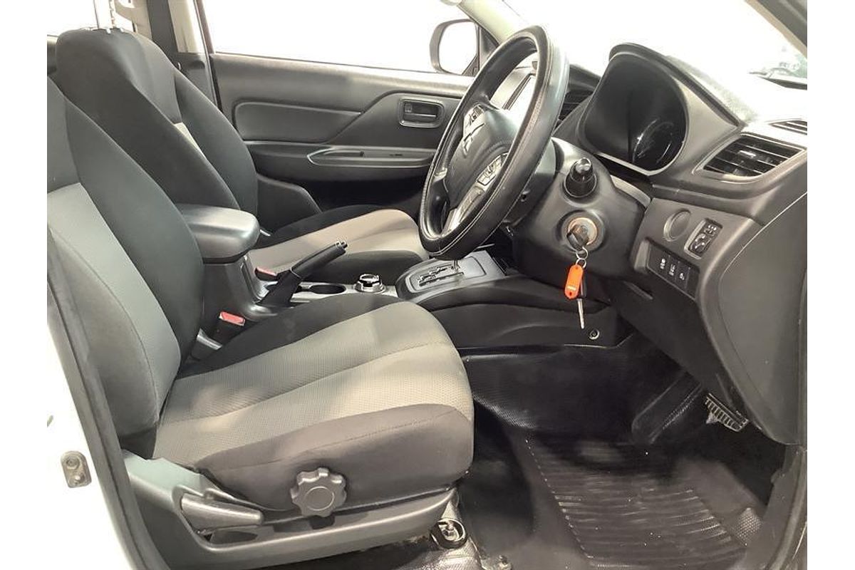 2020 Mitsubishi Triton GLX MR 4X4