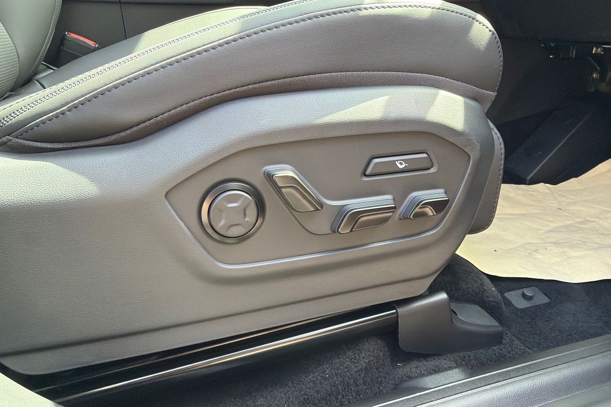 2025 Hyundai Santa Fe Hybrid Calligraphy MX5.V2