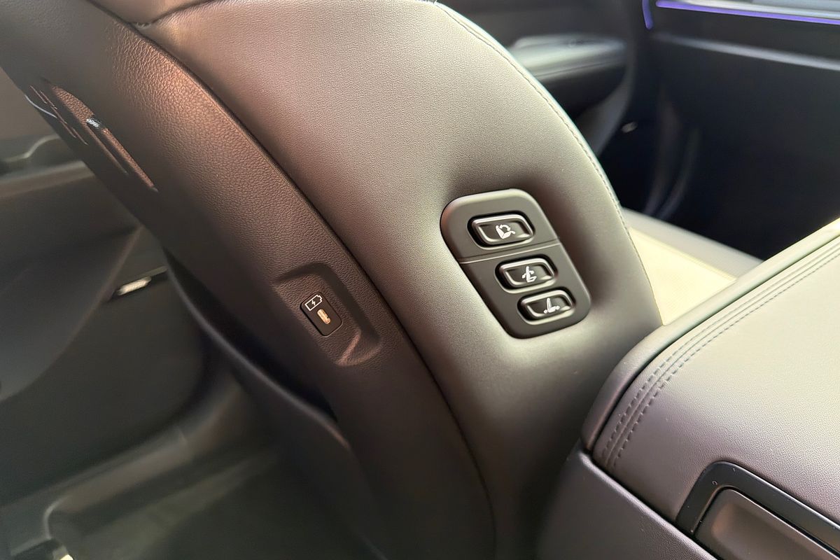 2025 Hyundai Santa Fe Hybrid Calligraphy MX5.V2