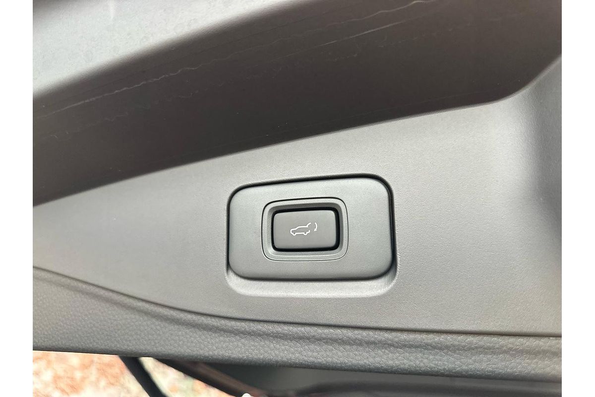 2025 Isuzu MU-X LS-U