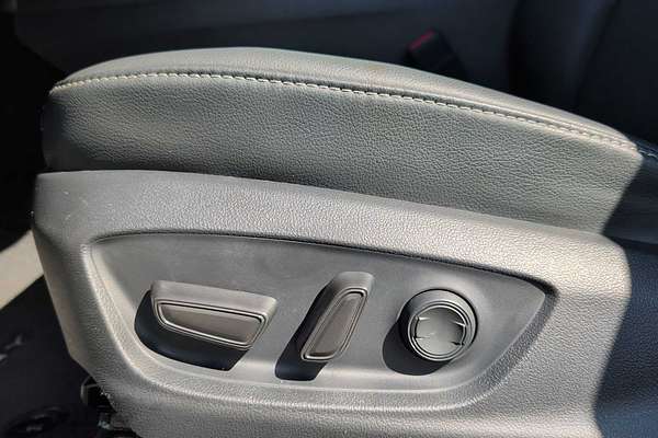 2023 Toyota Camry XSE V6