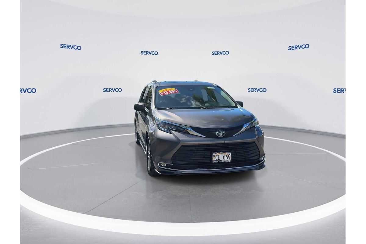2021 Toyota SIENNA XLE
