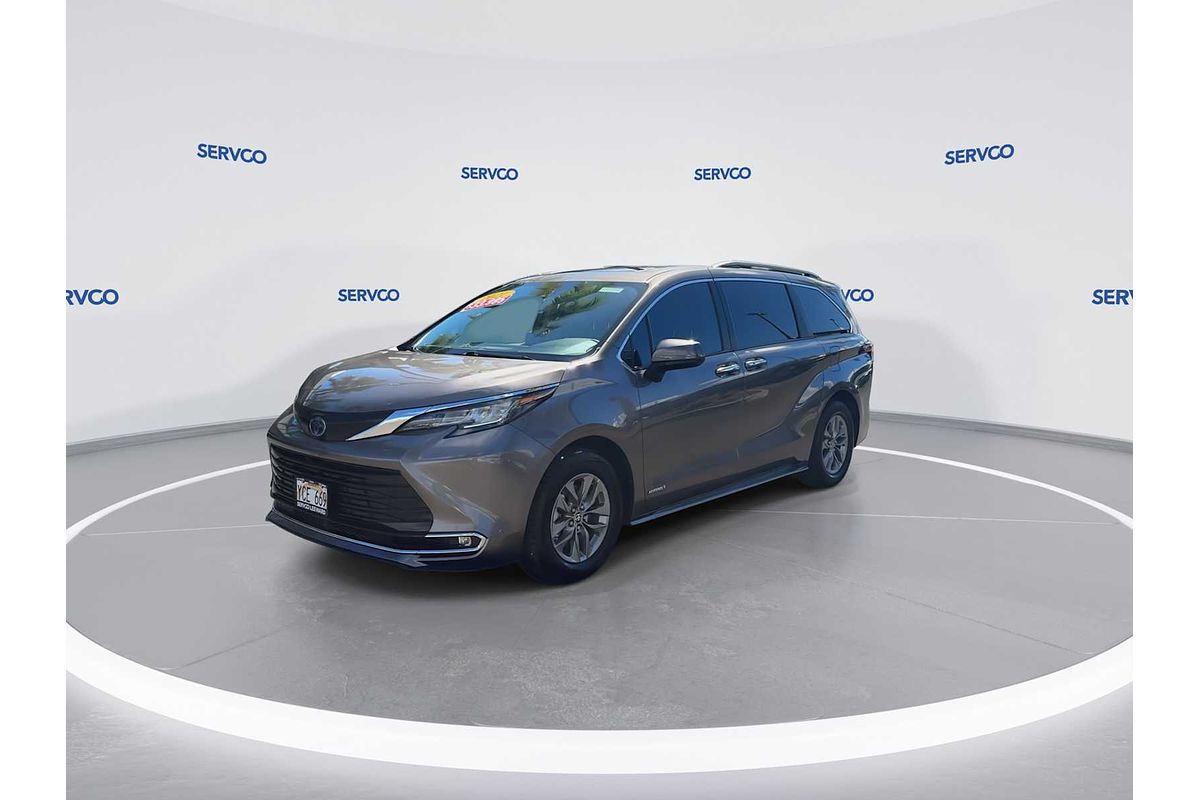2021 Toyota SIENNA XLE