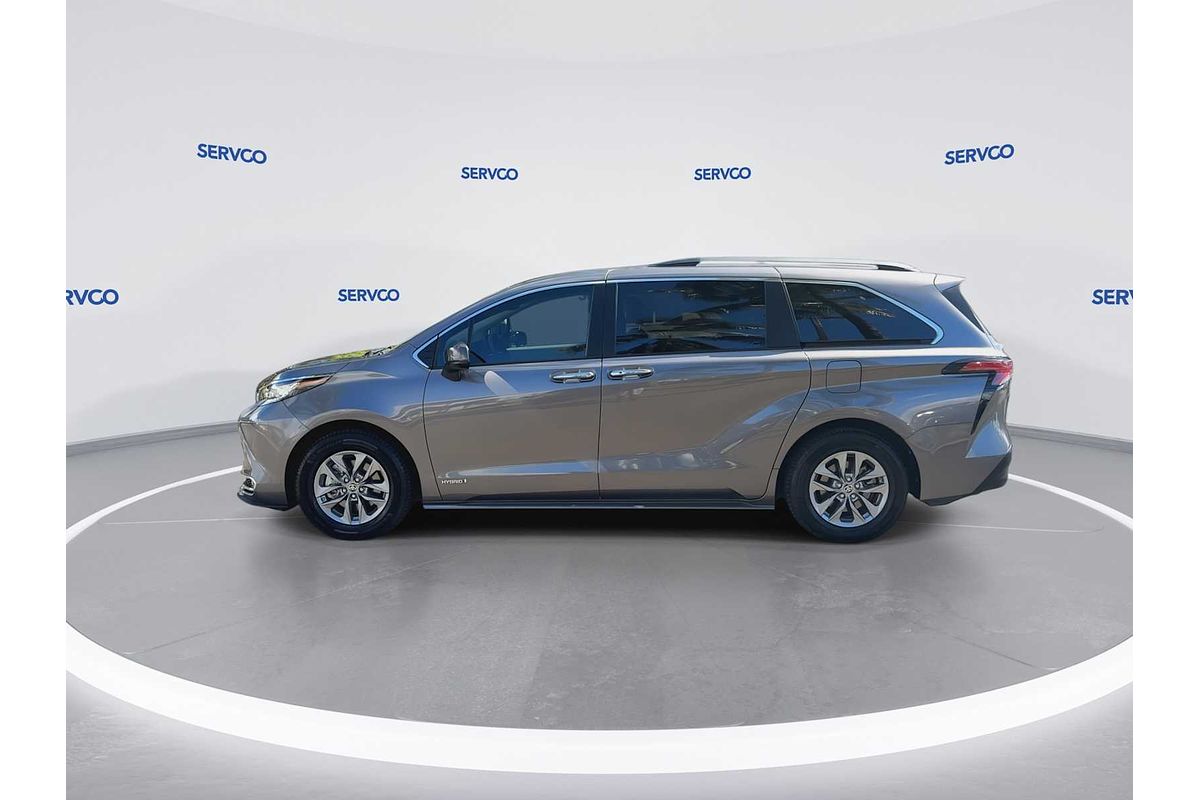 2021 Toyota SIENNA XLE