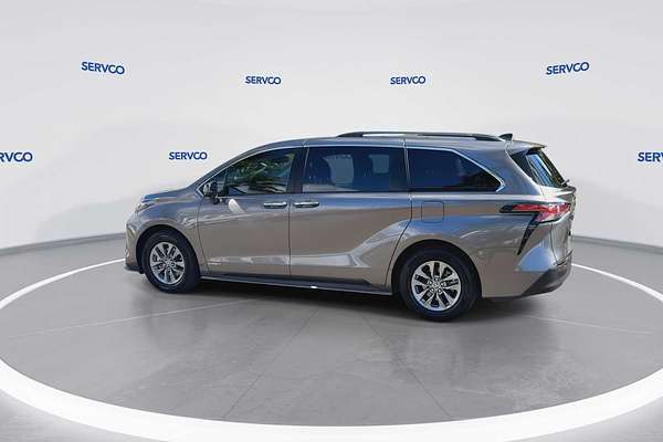2021 Toyota SIENNA XLE