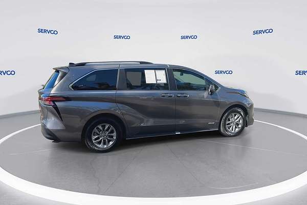 2021 Toyota SIENNA XLE