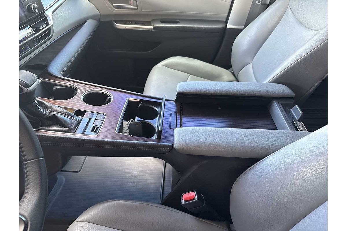 2021 Toyota SIENNA XLE