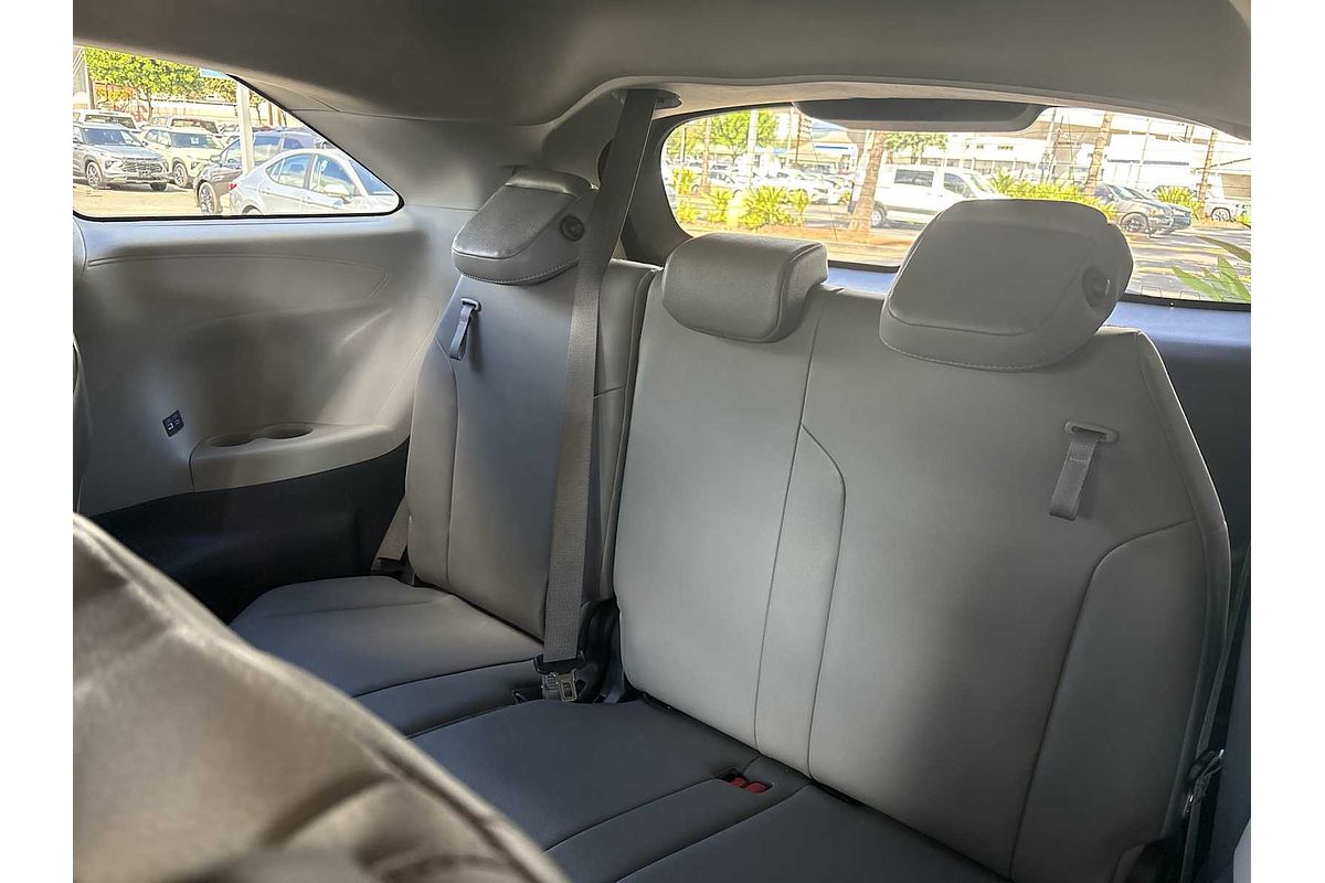 2021 Toyota SIENNA XLE