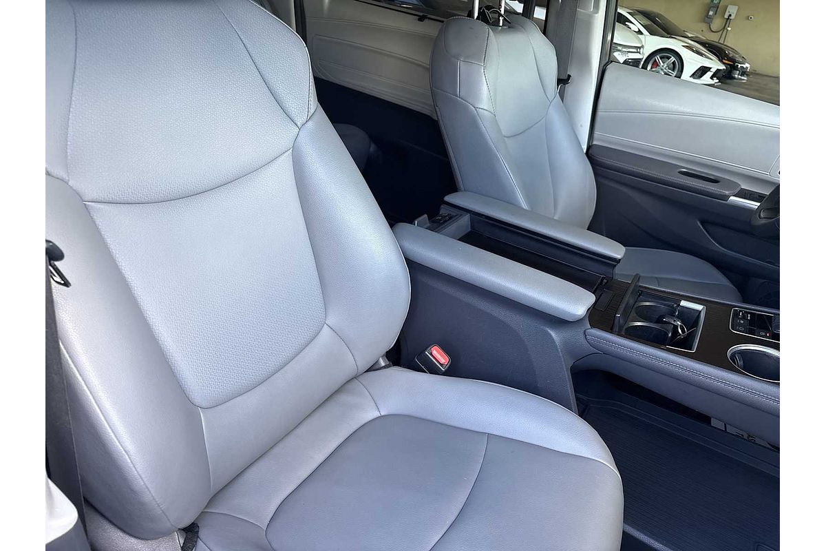 2021 Toyota SIENNA XLE