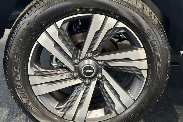 2025 Isuzu MU-X LS-T