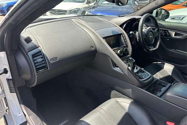 2017 Jaguar F-TYPE R X152