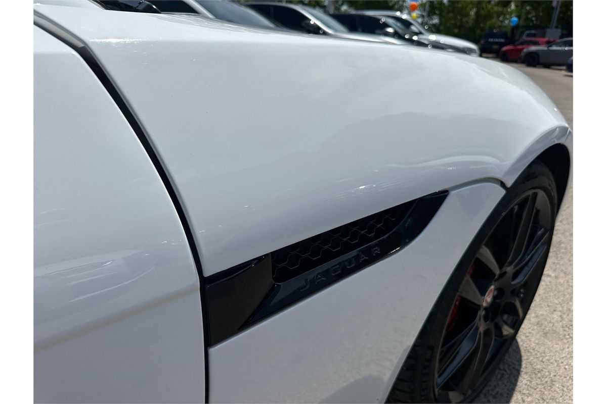 2017 Jaguar F-TYPE R X152