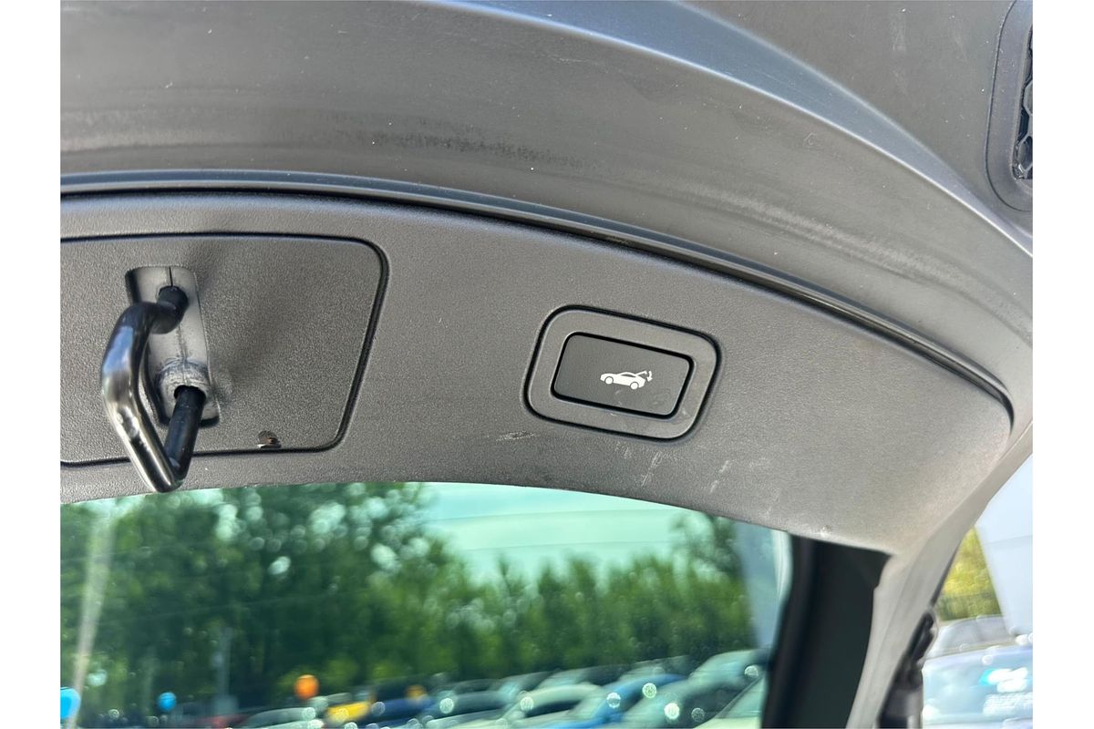 2017 Jaguar F-TYPE R X152