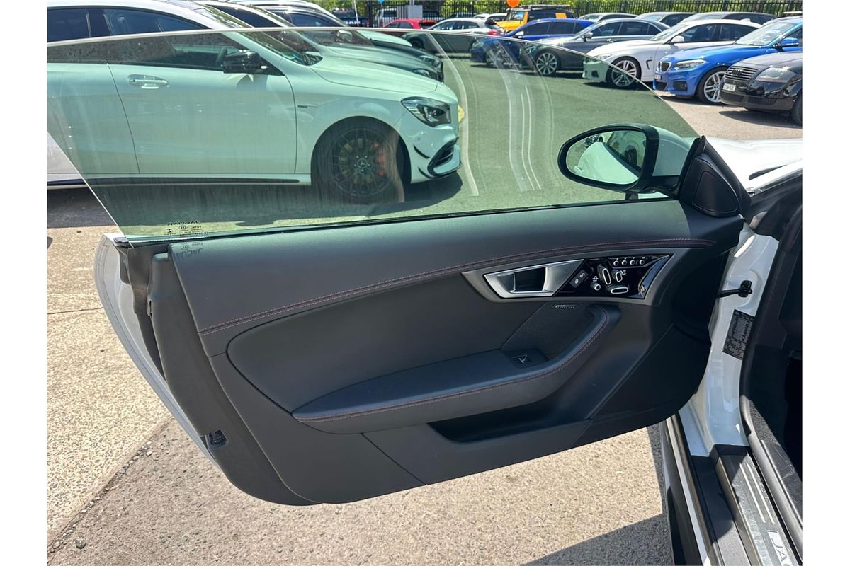 2017 Jaguar F-TYPE R X152