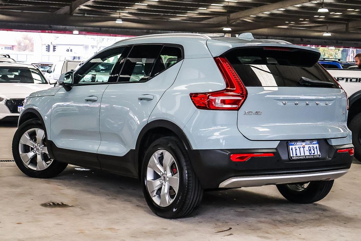 2019 Volvo XC40 T4 Momentum