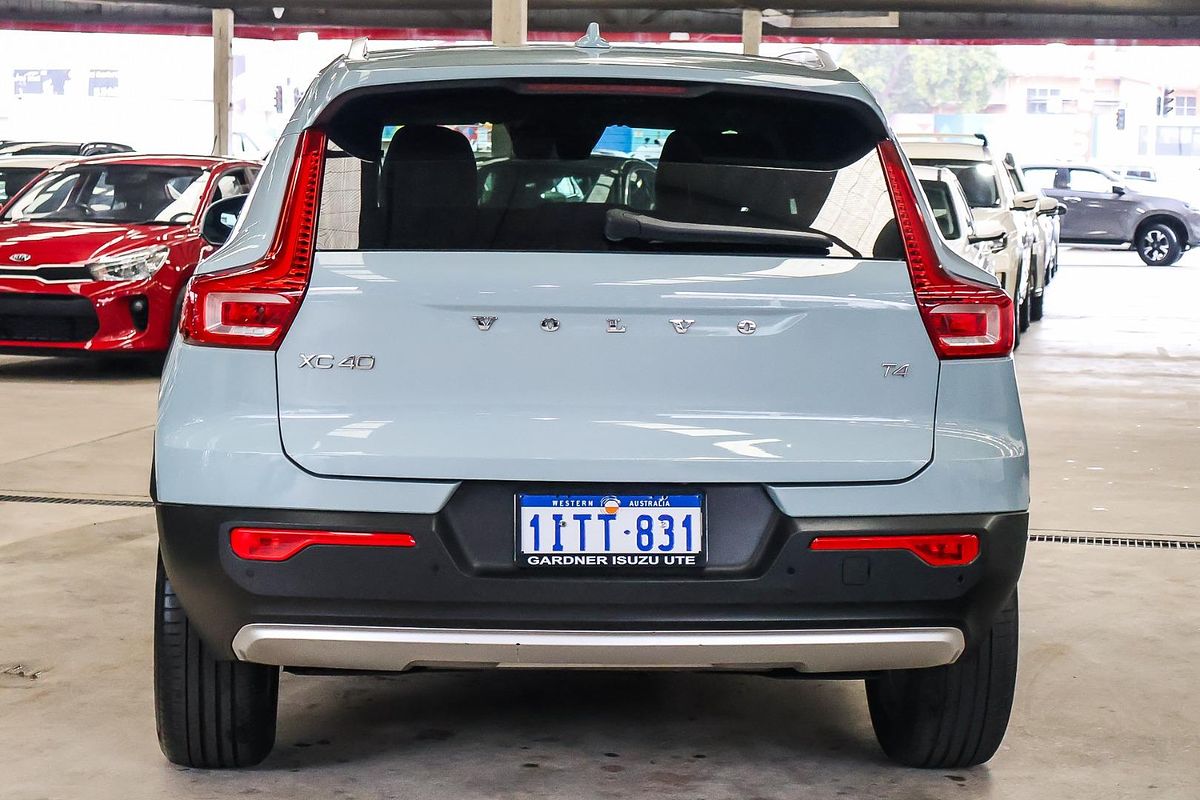 2019 Volvo XC40 T4 Momentum
