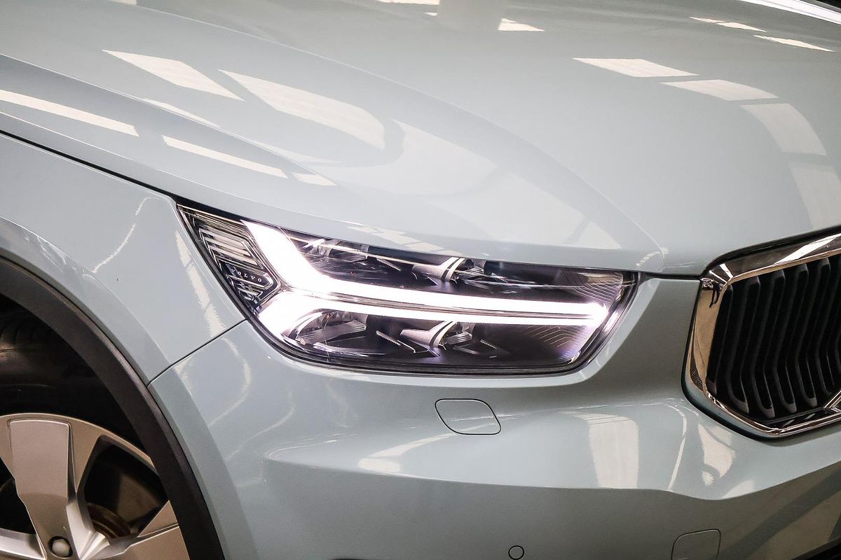 2019 Volvo XC40 T4 Momentum