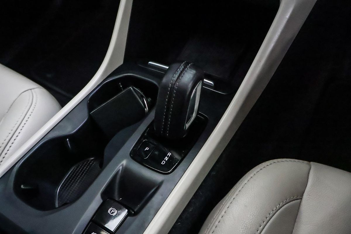 2019 Volvo XC40 T4 Momentum