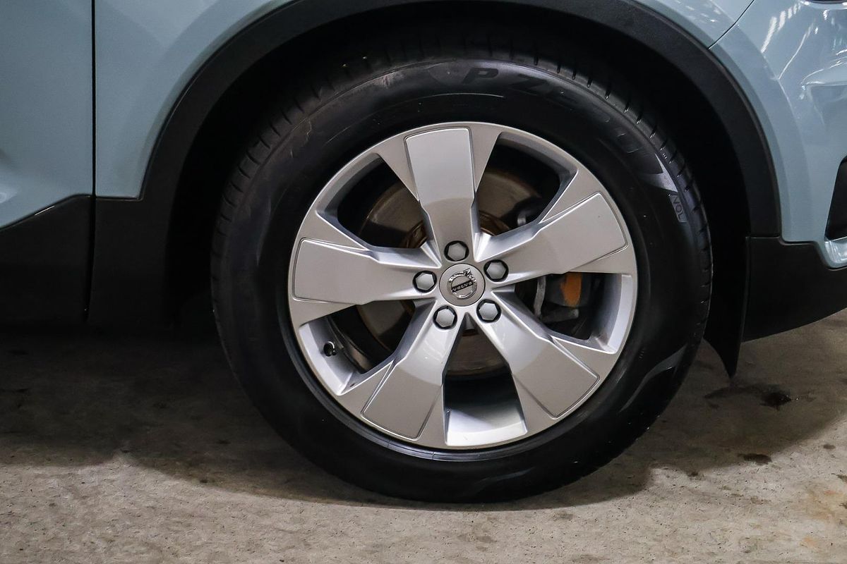 2019 Volvo XC40 T4 Momentum