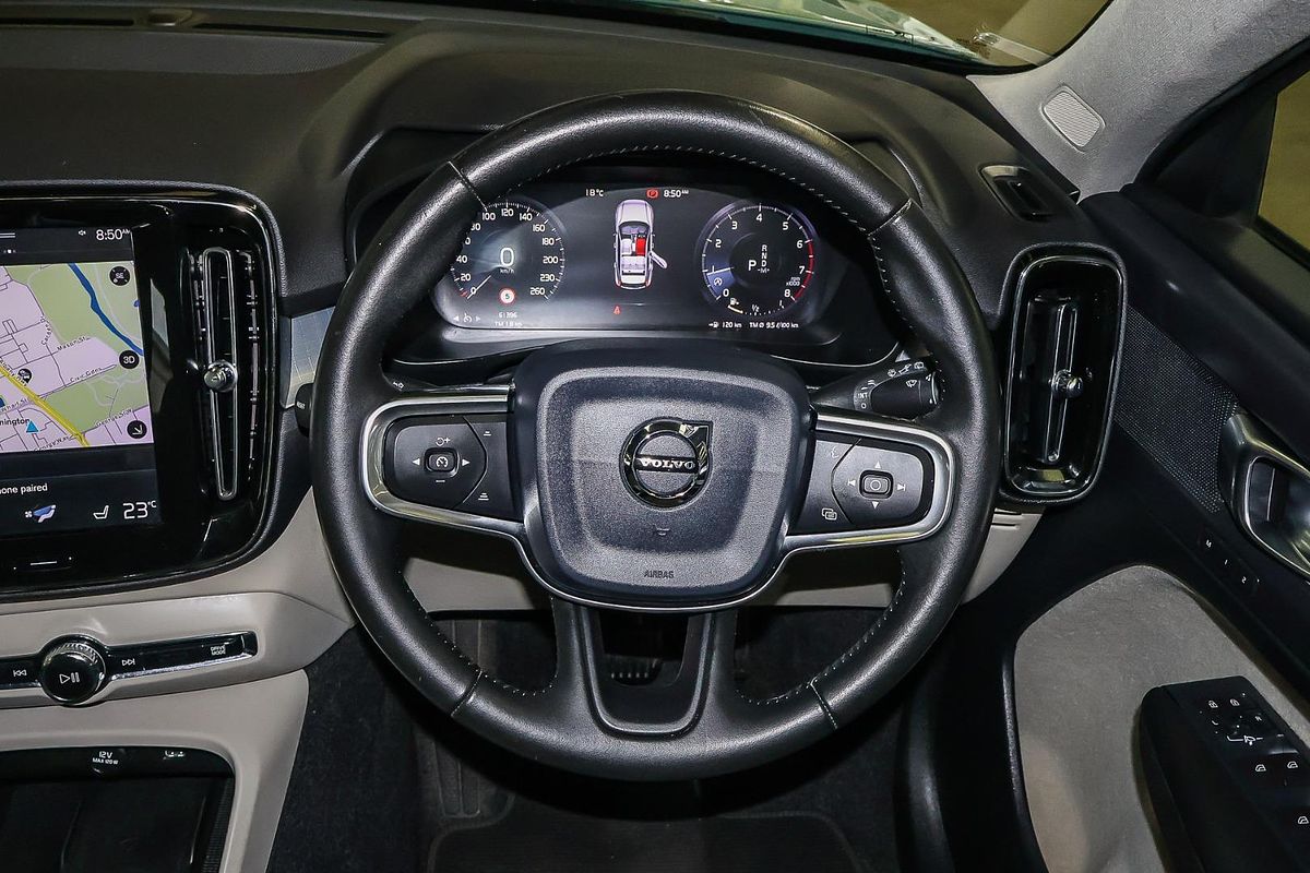 2019 Volvo XC40 T4 Momentum