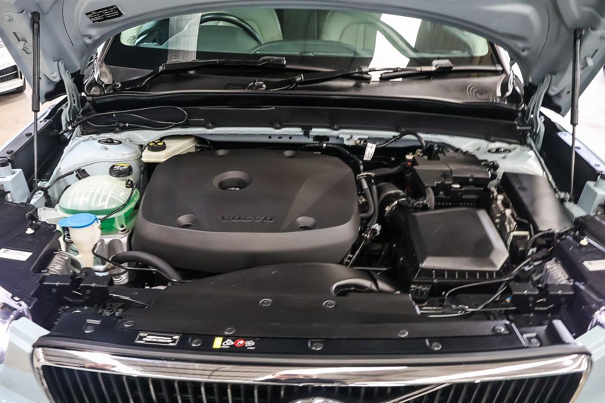 2019 Volvo XC40 T4 Momentum