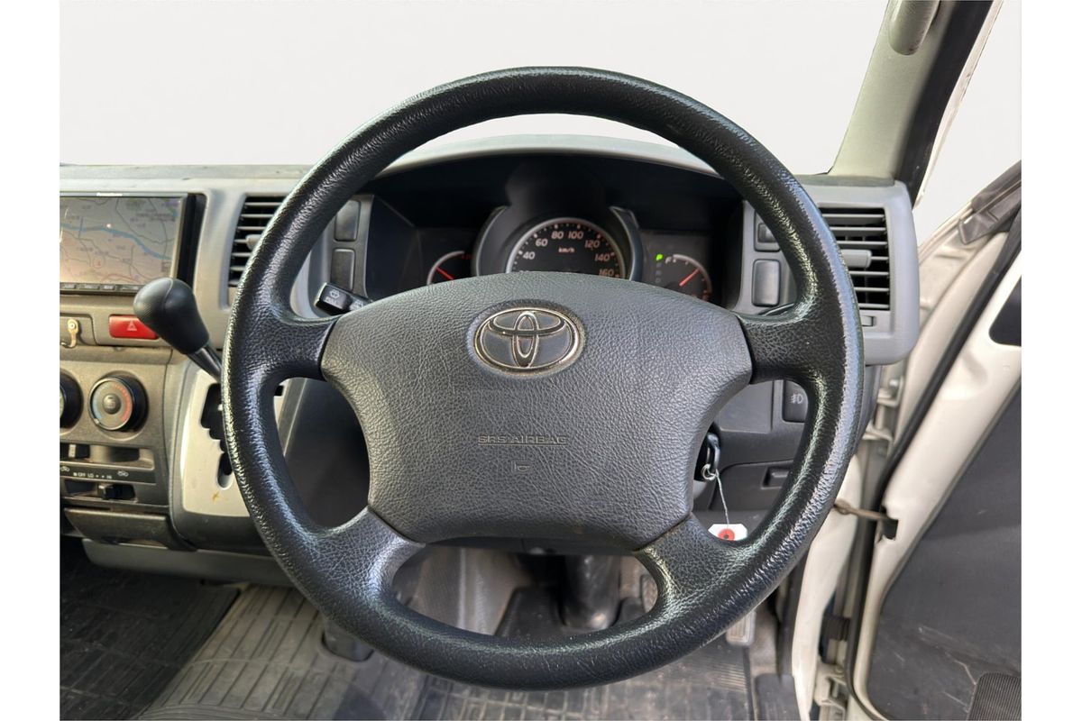2010 Toyota Hiace DX High Roof 4WD
