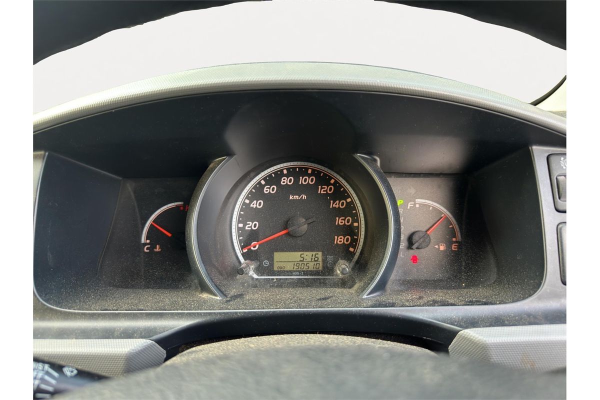2010 Toyota Hiace DX High Roof 4WD