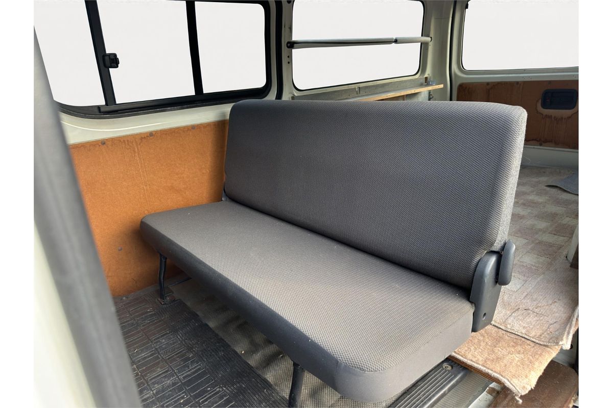 2010 Toyota Hiace DX High Roof 4WD