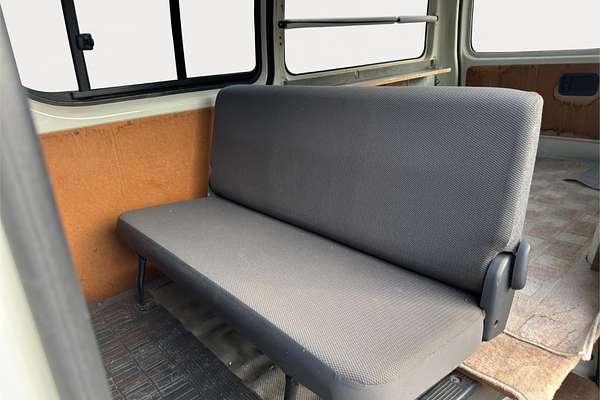 2010 Toyota Hiace DX High Roof 4WD