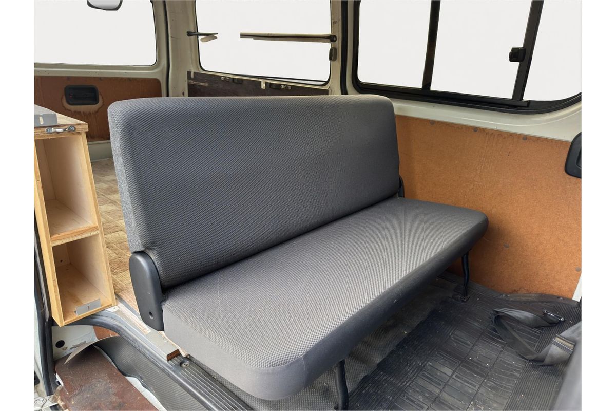 2010 Toyota Hiace DX High Roof 4WD